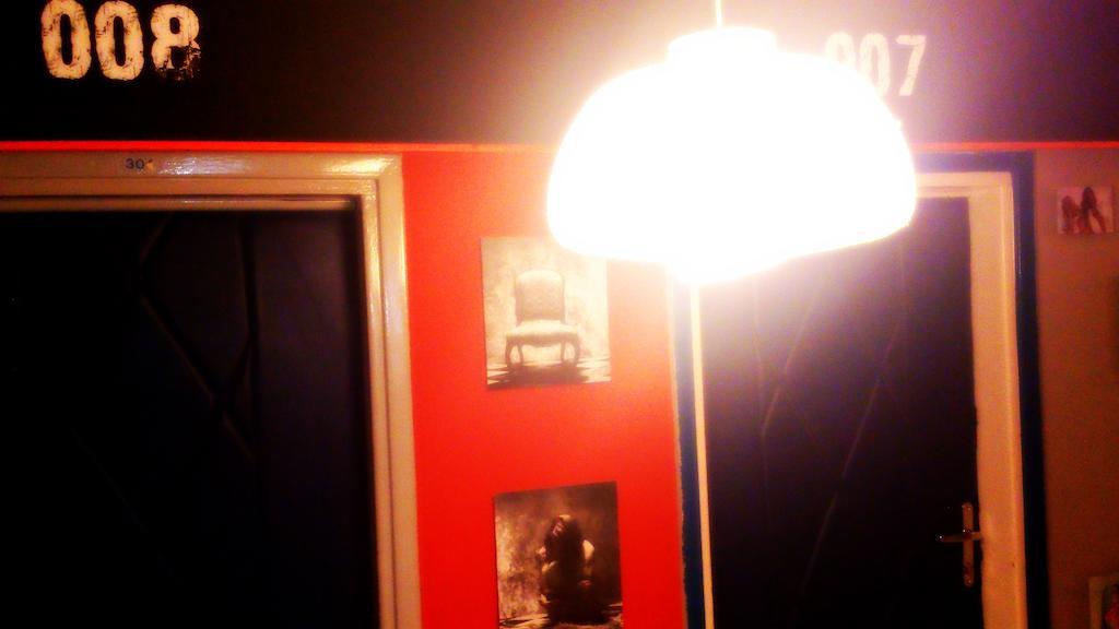 Wdj Hostel Varsovie Extérieur photo